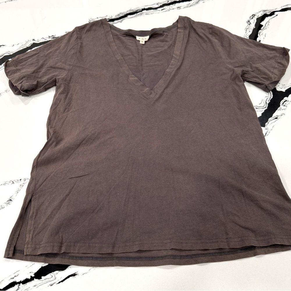 NWOT POL Distressed Brown/Black T-Shirt V-Neck Size Small